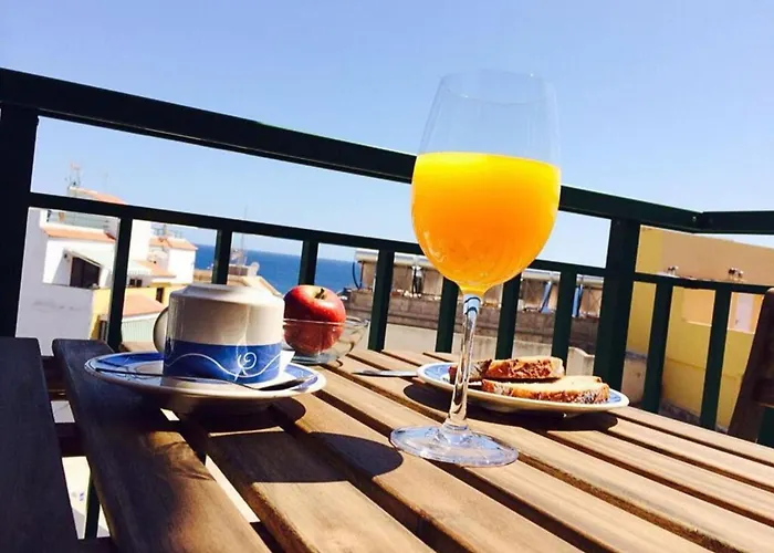 Hola 14-3 * Playa de San Juan (Tenerife)